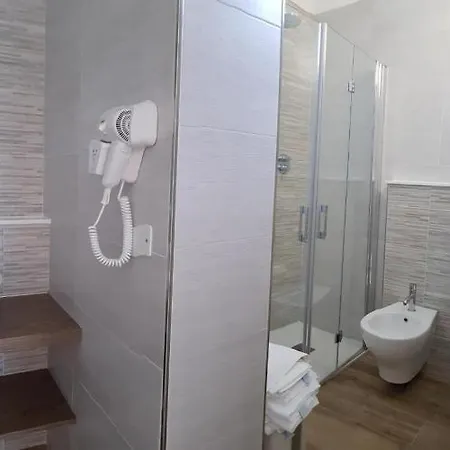 Szálloda Roma 2*