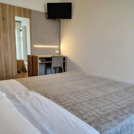 Hotel Roma 2*